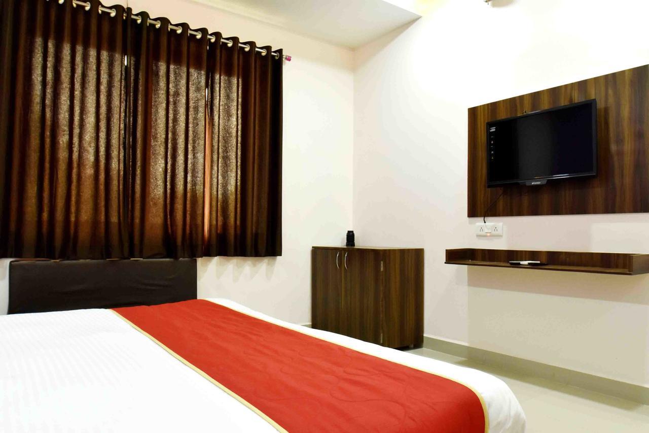 Hotel Hori Palace Уджайн Екстериор снимка