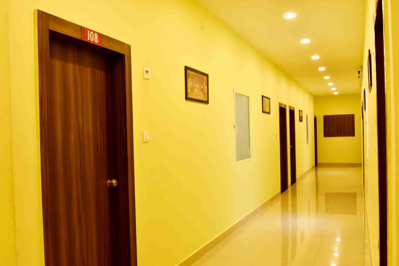 Hotel Hori Palace Уджайн Екстериор снимка